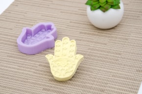 MOLDE SILICONE 7.5X6X1.5CM MLD011 MAO DE FATIMA