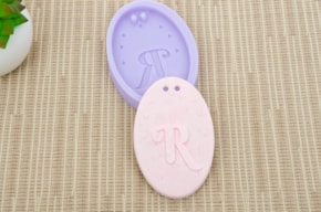 PR * MOLDE SILICONE C/LETRA R 7.5X5.5X1.2CM MLD053