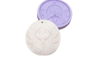 MOLDE SILICONE MENINA A REZAR 9.7X10.5CM MLD147