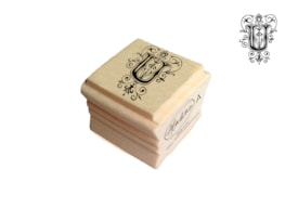 CARIMBO MADEIRA 2.7x2.7cm LETRA U  A-03051