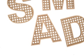 LETRA RENDILHADA PERSONALIZAVEL 25X0.3CM MDF