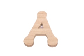 SET 10 LETRAS A 6.1X7X0.6CM CHOUPO